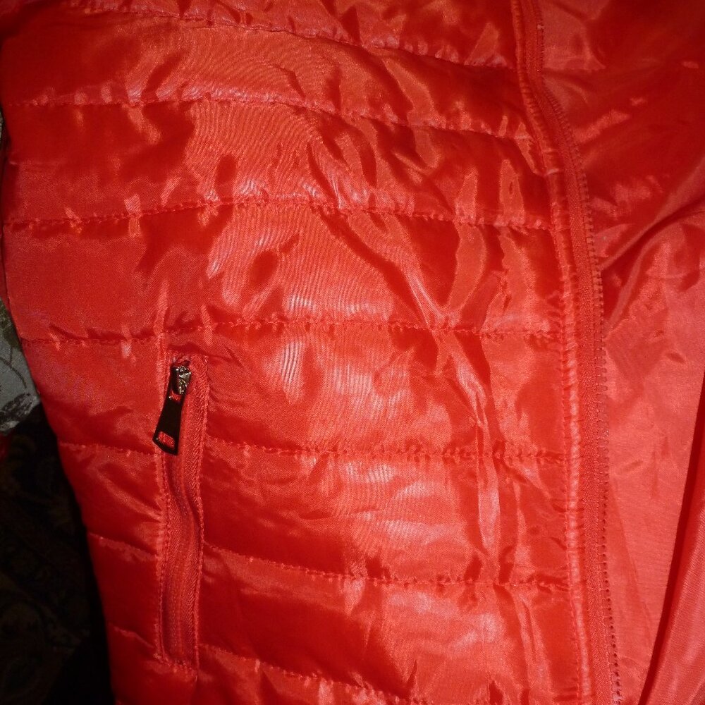 NEW! ZYFG Free Light Zippered & hooded  red puffy jacket Sz L - Picture 11 of 12